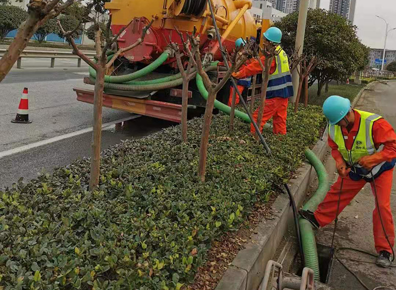 下谷坪土家族乡市政管道清淤
