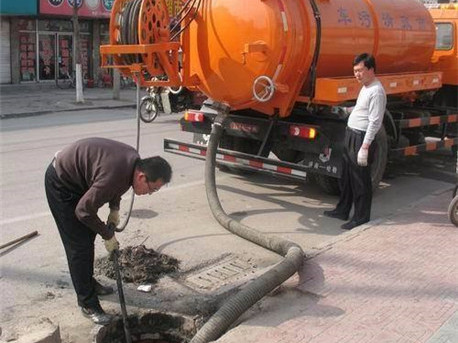 下谷坪土家族乡清掏化粪池，健康生活从这里开始